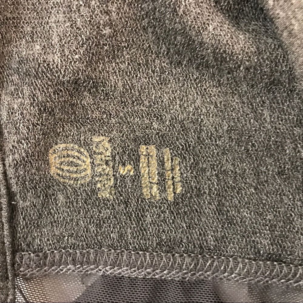 Fun yoga or wear around town shirt. - Picture 6 of 6